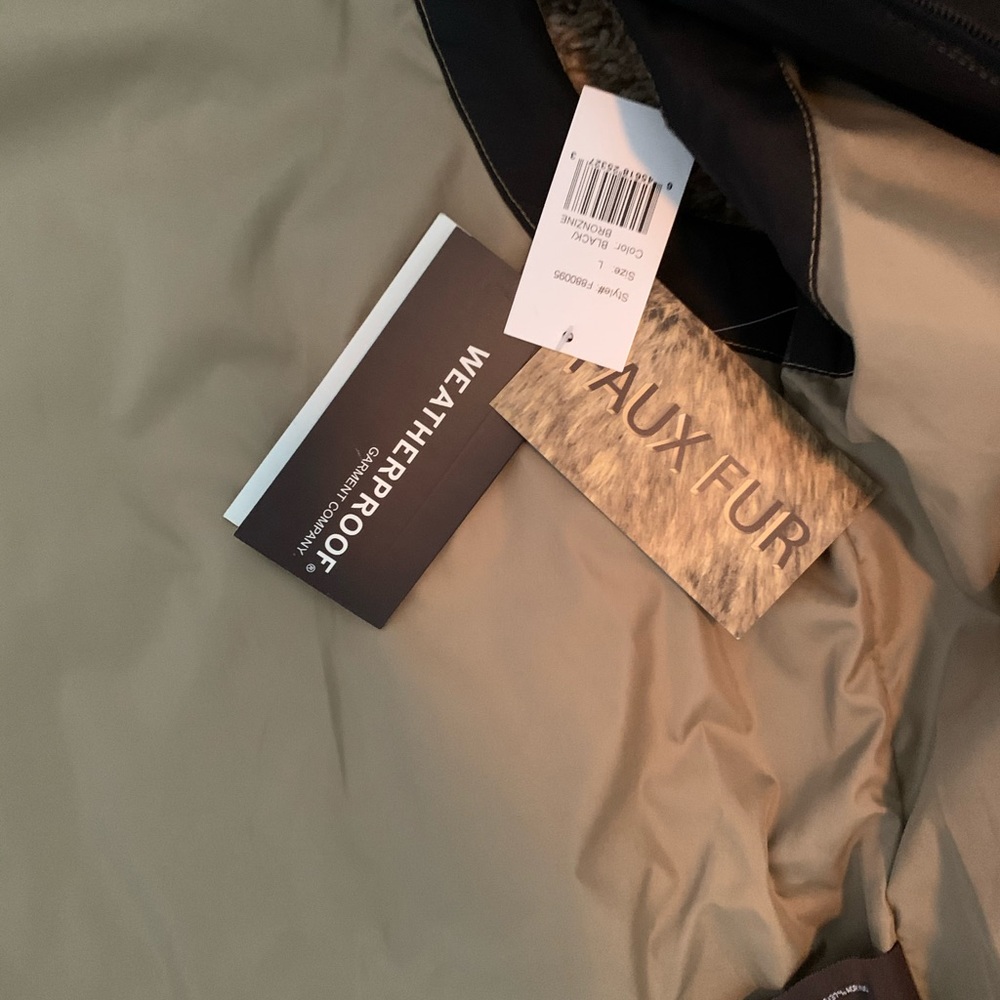 Weatherproof vest - Picture 6 of 6